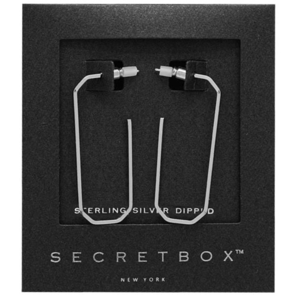 SECRET BOX NEW YORK OVAL SHAPE STERLING SILVER DIPPED 1 1/2 INCH  EARRING (V) - Picture 1 of 1